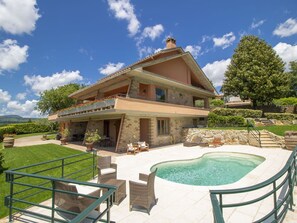 Nuage, Bâtiment, Plante, Ciel, L'Eau, Propriété, Arbre, Maison, Lot Terre, Ombre