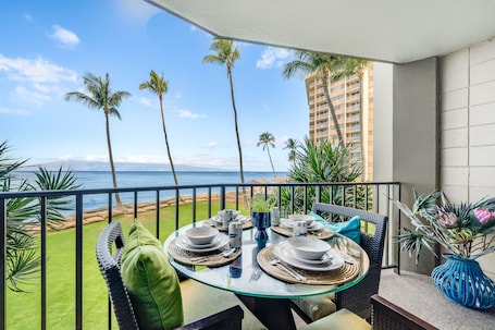 Valley Isle 206 Wonderful Views from Oceanfront Lanai