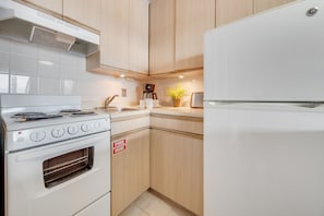 Valley Isle 206 kitchen 1