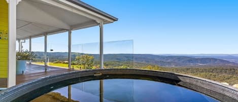Warmed dip pool with vista views
