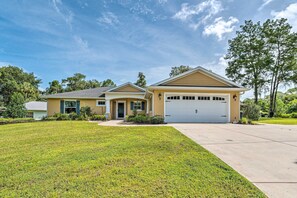 Front Entrance | Keyless Entry | Exterior Security Cameras