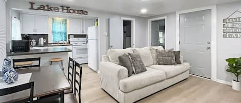 Open floorplan making it easy to enjoy your stay with the family