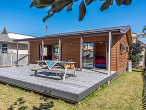 Outdoor deck
