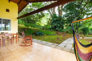 backyard patio-garden
