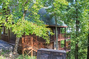 Pigeon Forge Chalet with a View - "Angels View"