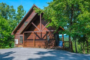 Pigeon Forge Cabin with a View - "Angels View" - Parking Area