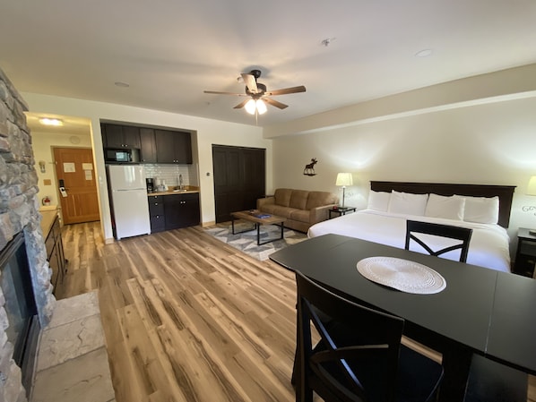 Fully remodelled Studio at Gateway Lodge!