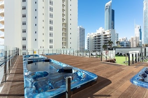 Bain à remous extérieur