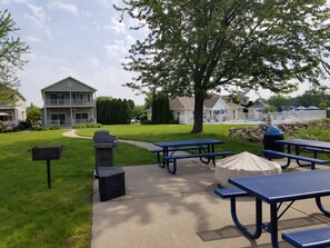 Community fire pit 