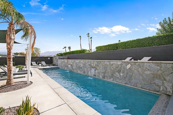 Pool - Sit back with mountain views