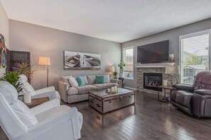 Comfy and cozy livingroom, perfect space for catching up with family and friends
