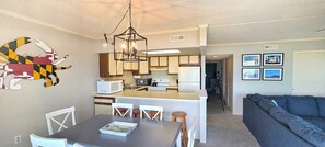 DIAMOND HEAD 312 - DINING AND KITCHEN-AREA