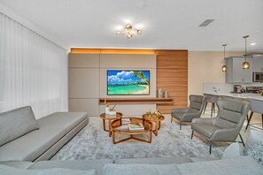 2826StoreyCove_StoreyLake_12.jpg
