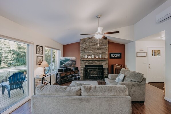 Home Decor, Indoors, Ceiling Fan, Furniture, Table