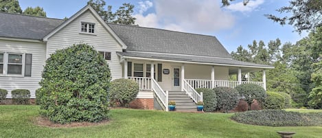 Lexington Vacation Rental | 3BR | 3BA | 2,000 Sq Ft | 1 Story | Steps Required