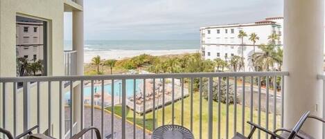 Pool and Beach Balcony views!