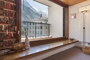 Large sunny balcony Mont-Blanc view