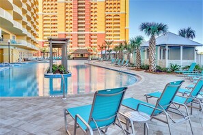 Poolside Seating 