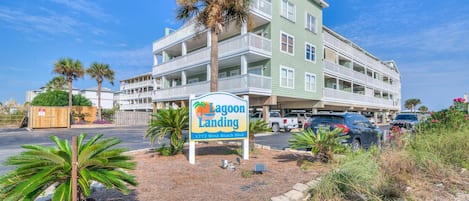 Lagoon Landing - Lagoon Landing is a low density, Lagoon front complex that offers an outdoor pool, and first come, first serve boat docks.