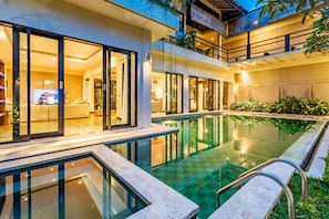 Utomhuspool