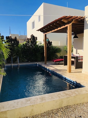 Gazebo with a private pool 