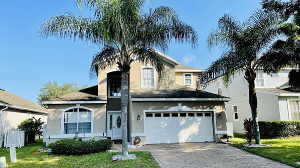 Villa Front