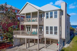 Our home is sandwiched between Little Lagoon and the beach.  The home is on a quiet cul-de-sac in a small community that has a shared pool and a fishing pier.