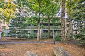 Building Exterior | Walk to Lodge
