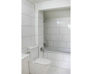 Building, Property, Plumbing Fixture, Sink, Bathroom Sink, Bathroom, Tap, Interior Design, Flooring