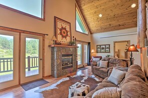 Living Room | 2-Story Cabin