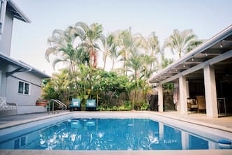 Large, beautiful, updated home w/pool, AC,mins from beach in Kailua! Flex stays!