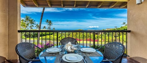 Gorgeous ocean view from the lanai