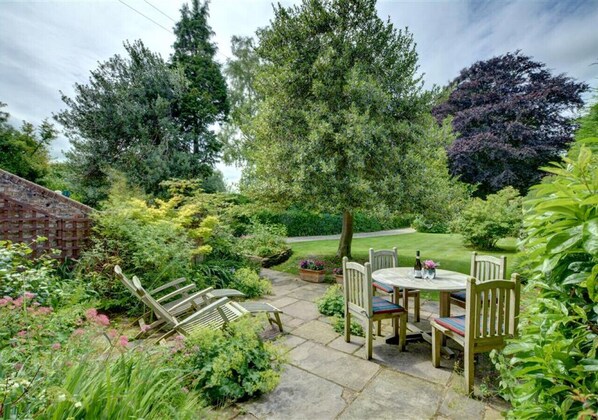 CC0011 - Terraced Garden - View 2