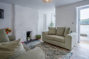Brook Cottage - 2 Bedroom Cottage - Dale (6312)