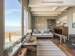 Living room | Fisherman&rsquo;s Cottage, Gardenstown, near Banff