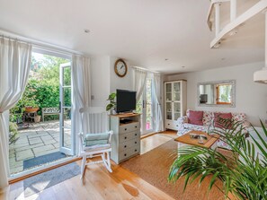 Open plan living space | Candlewick Cottage, Lower Heyford, near Oxford