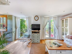 Open plan living space | Candlewick Cottage, Lower Heyford, near Oxford