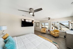 Compass Suite Primary Bedroom (Sunsets & Sail Boats) 