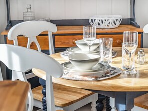 Dining Area | Cowshed 1 - Cowshed Cottages at Travellers Rest Yard, Llanboidy