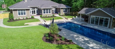 Brand new pool and pool-house on your own 1.3 acre estate! 