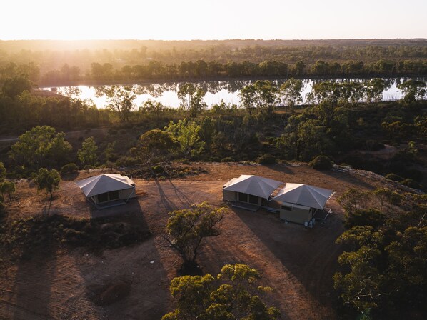 3 Eco-suites overlooking the wetlands 