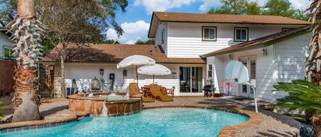 Come spend a few days lounging by the pool or dipping in the hot tub