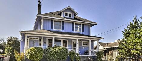 Seaside Vacation Rental | 5BR | 3BA | Stairs Required for Entry | 2,300 Sq Ft