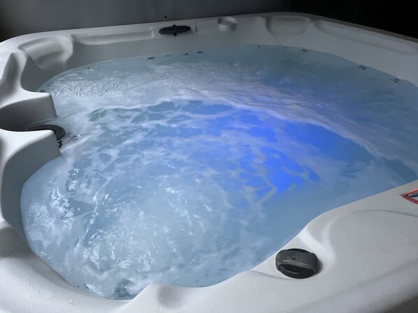 Indoor spa tub