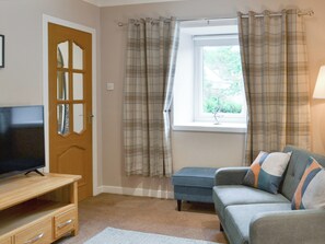 Living room | Blackmill Cottages No 2 - Blackmill, Taynuilt, near Oban