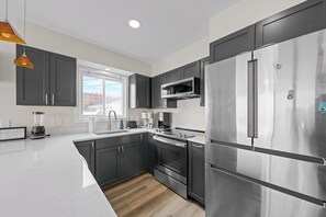 Kitchen (2)