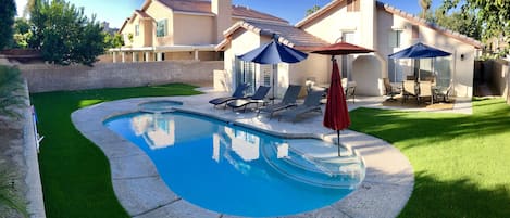 Private pool with 4 lounge chairs,  Gas Grill, 2 dining tables with umbrellas