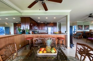 Dining Room & Kitchen