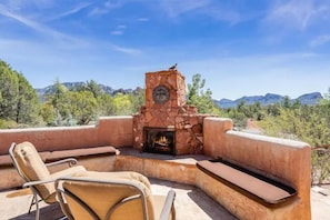 Front Patio (1)
