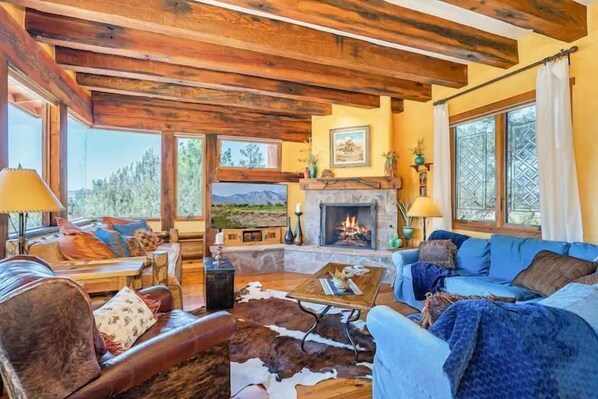 Family Room (1)